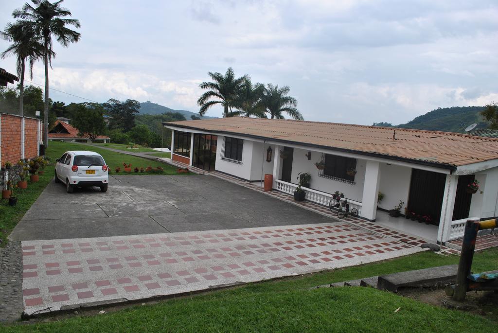 Hostal Don Bernardo Santa Rosa De Cabal Eksteriør bilde