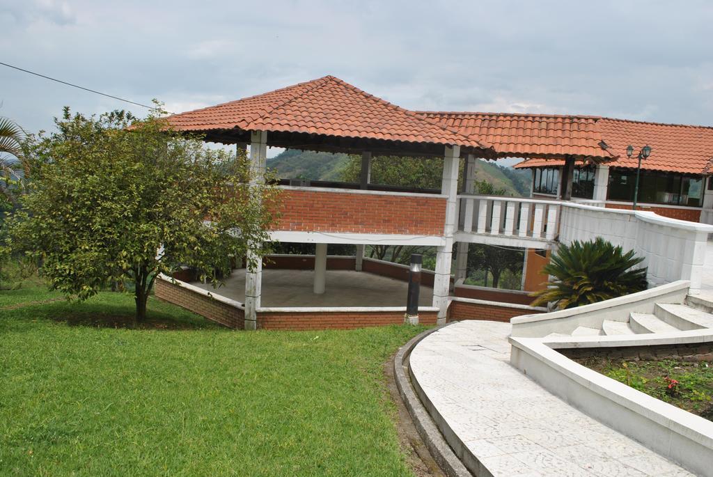 Hostal Don Bernardo Santa Rosa De Cabal Eksteriør bilde