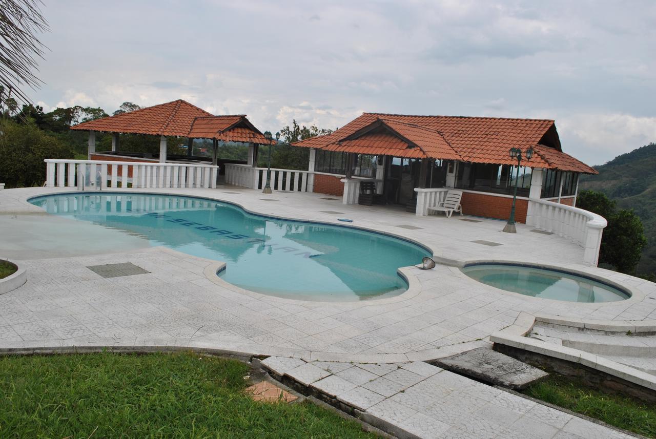 Hostal Don Bernardo Santa Rosa De Cabal Eksteriør bilde